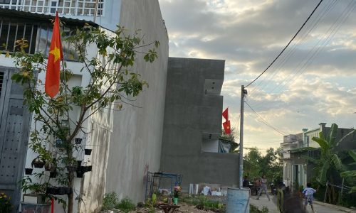 CẢNH BÁO!!! CÓ LÔ ĐẤT ĐẸP 2 MT ĐƯỜNG SÁT VINHOME – VÀNH ĐAI 3 BÁN GẤP!!!