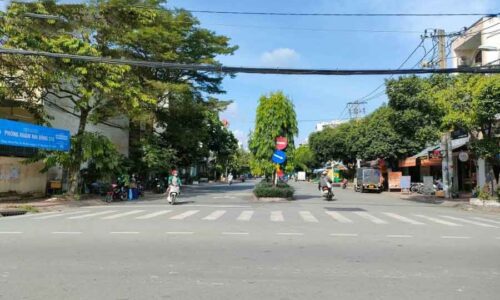 BÁN NHÀ MẶT TIỀN ĐẠI LỘ 3 NGAY TRƯỜNG CĐ CÔNG THƯƠNG PHƯỚC BÌNH!!!!!!