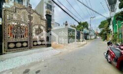 Bán gấp đất 2 mặt tiền trước sau hẻm 652 đường quốc lộ 13, sổ hồng