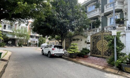 BÁN NHÀ 180M2 1TR 2 LẦU NỘI THẤT CAO CẤP KDC XÂY DỰNG 5 PHƯỚC LONG B!!